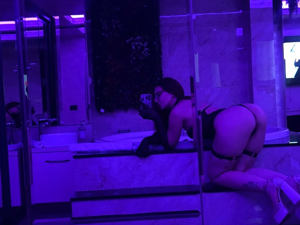 Offline XXX chat modela RedheadKittyy