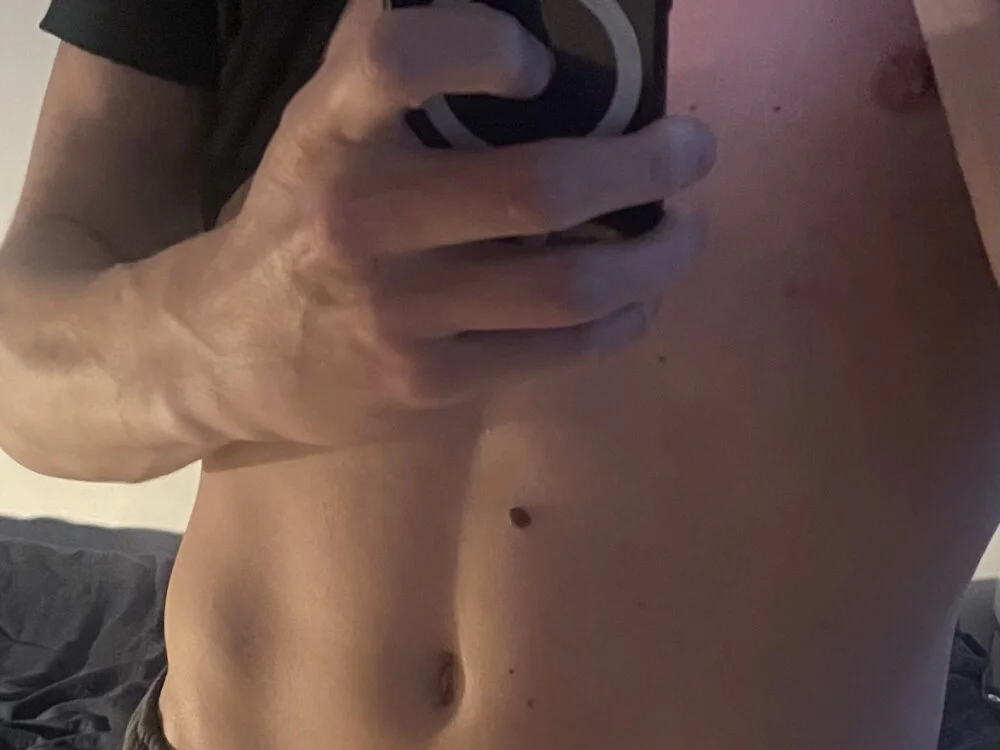 Kai73849 離線 XXX 聊天