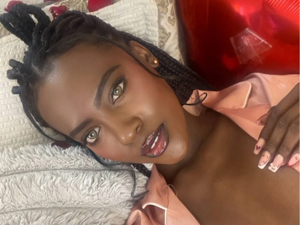 DakotaWangi: офлайн-секс-чат