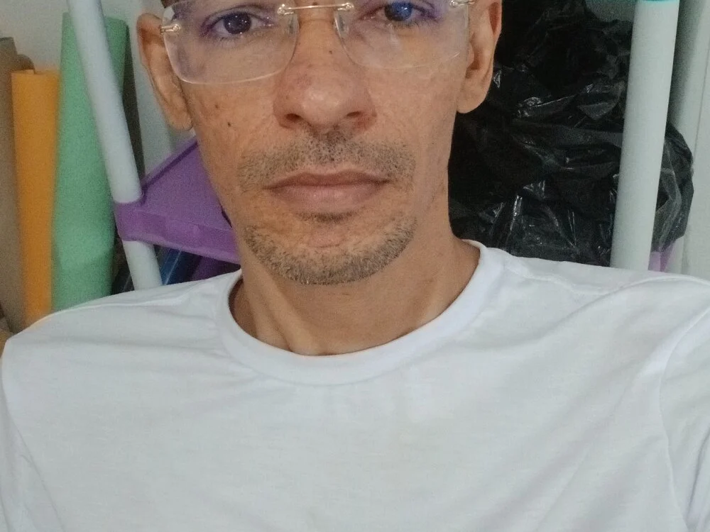 Offline XXX chat modela MagrinhoPika