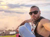 Model callme_douglas