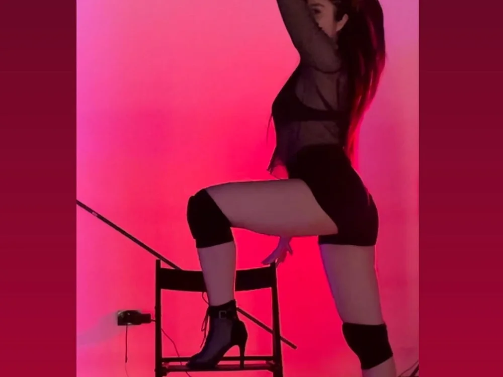 Trissy_Lisa's Offline Chat Room