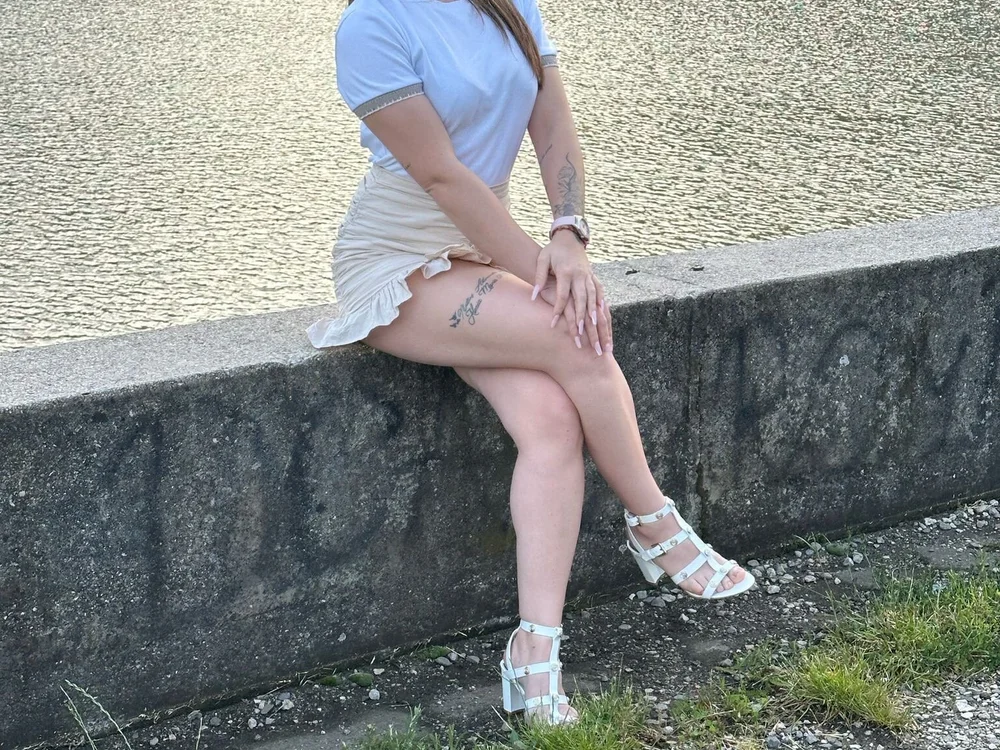 Clarissa_Morales Offline Chatraum