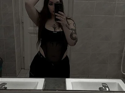 LunaaaaLux - Girl 