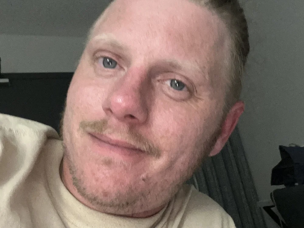 EllisD4u2 offline chatrum