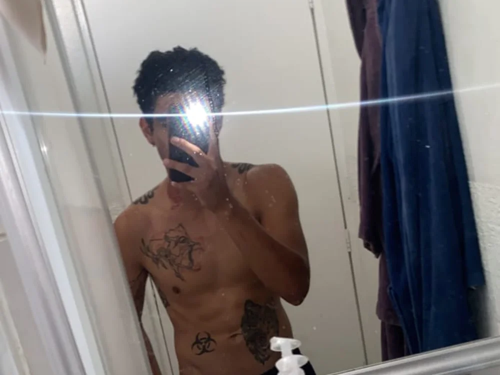 axel23641 Offline XXX Chat