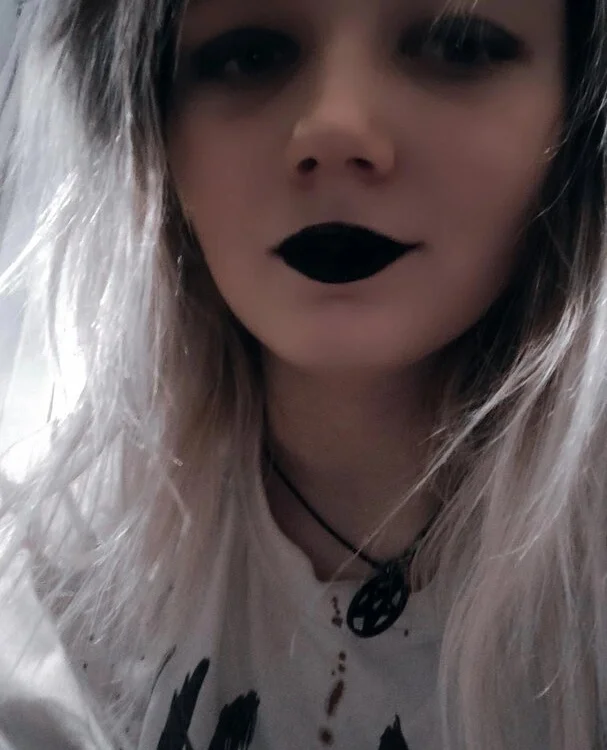 Miss_Kriss offline chatrum