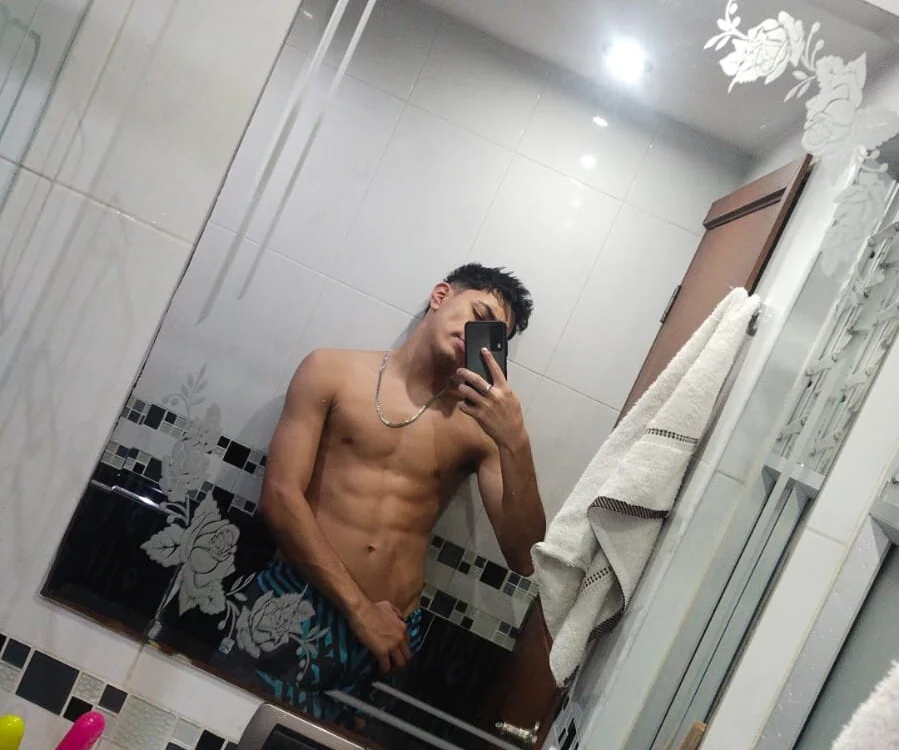 1Yogurcito offline XXX-chat