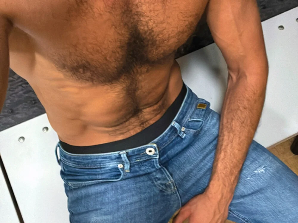 king-arabi Adlı Modelin Çevrimdışı XXX Sohbeti