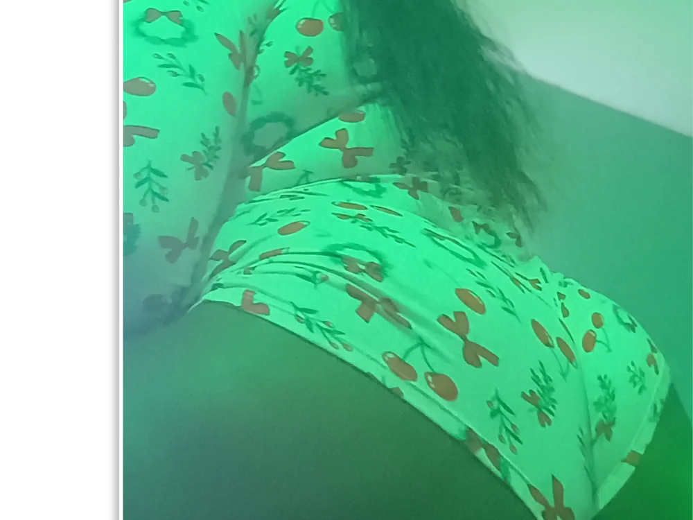 Mocchaa26's Offline Chat Room