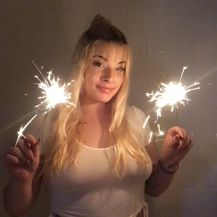 Miaaasturbate's Offline XXX Chat