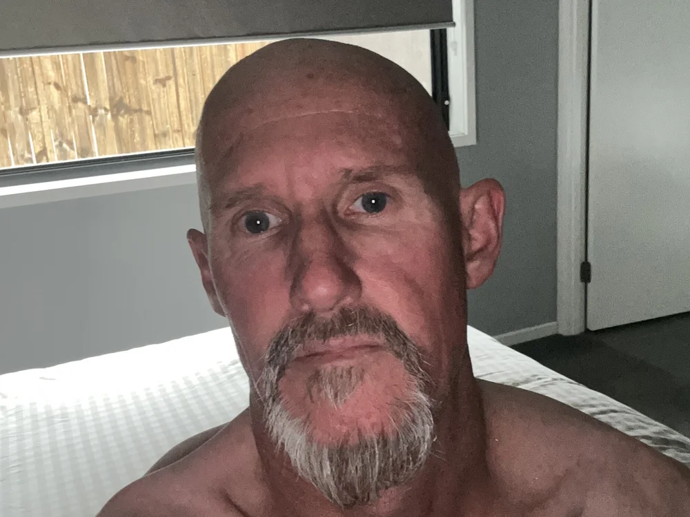 Slim197624's Offline Chat Room