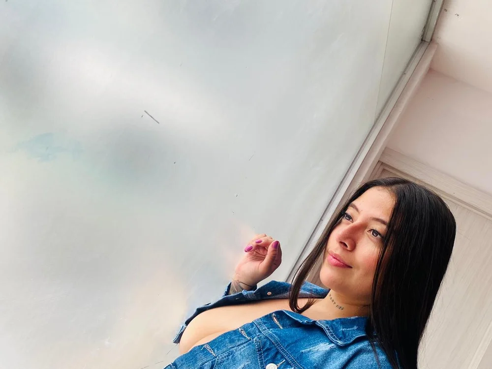 LiiaVeega_ offline chatrum