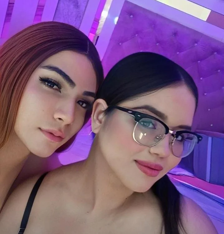 Kate_Dynasty Adlı Modelin Çevrimdışı XXX Sohbeti