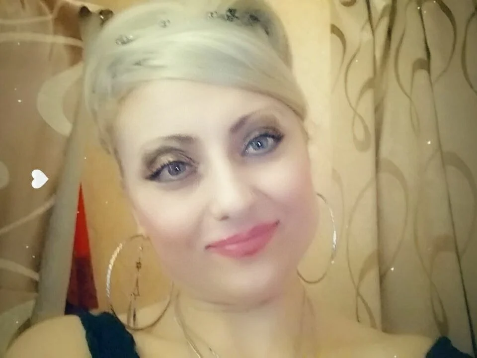 xHot_Amazonq: συνομιλία ΧΧΧ εκτός σύνδεσης