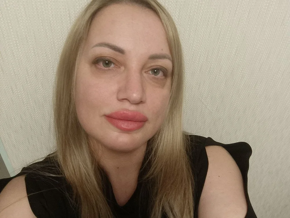 MariaPirsi's Offline Chat Room