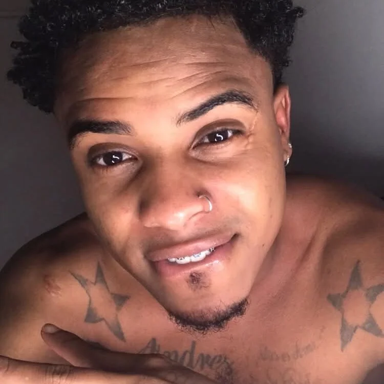 Bigote_Big0357 Adlı Modelin Çevrimdışı XXX Sohbeti