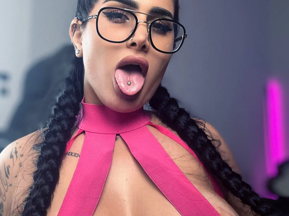 Niinarosee's Offline XXX Chat