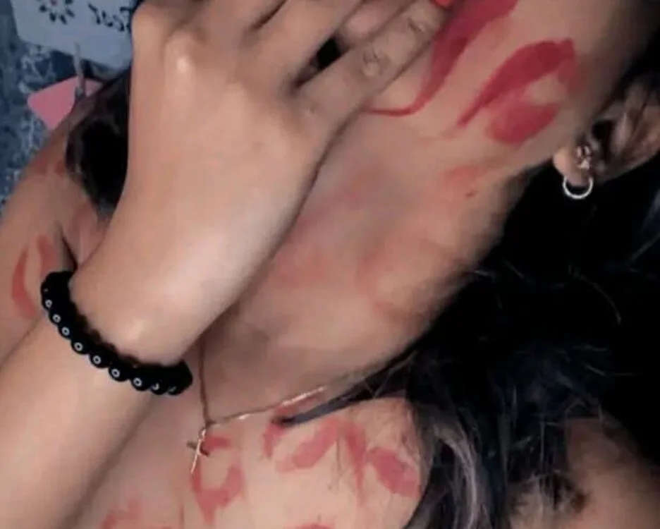 Im_Malaika's Offline Chat Room