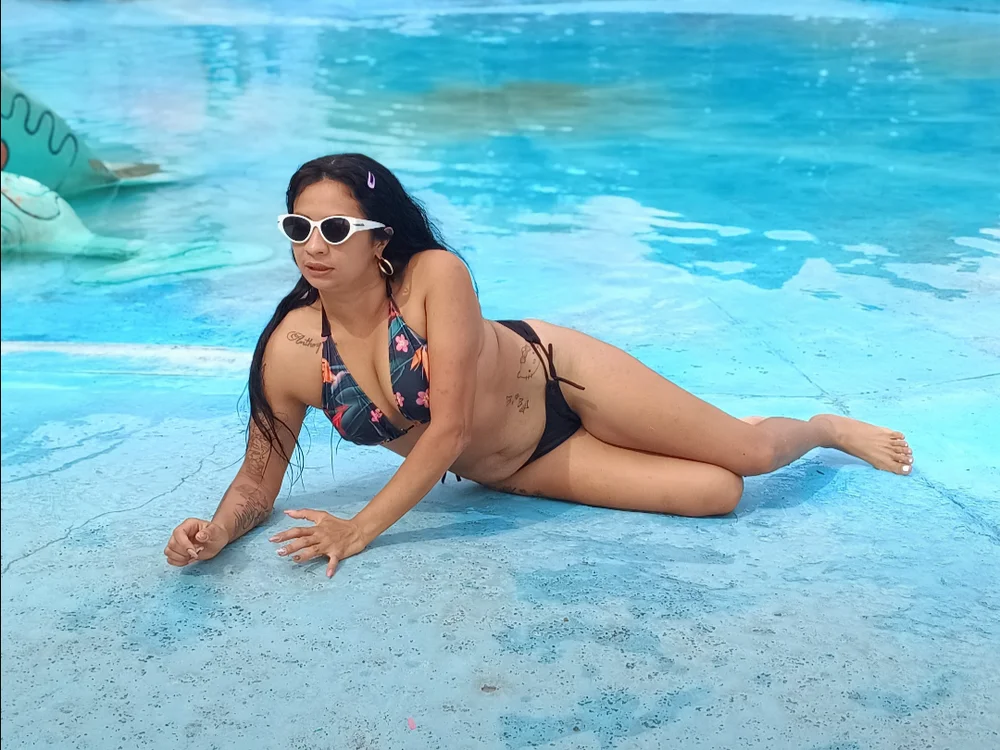 negritasex33's Offline XXX Chat