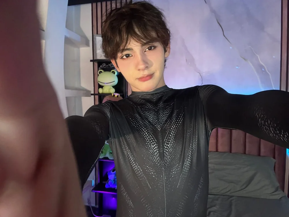 MathiasGreen_n Offline XXX chat