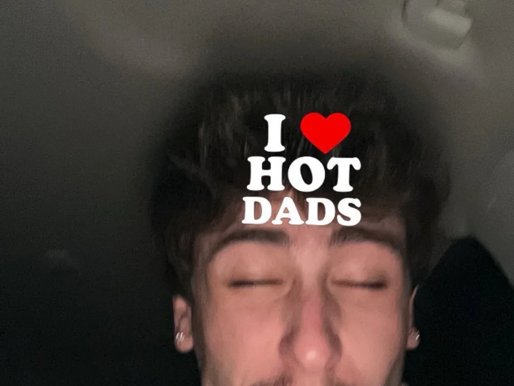 Dylandaniel69's Offline Chat Room