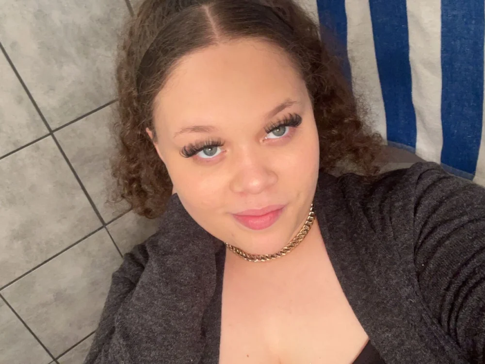 Becca0111's Offline Chat Room