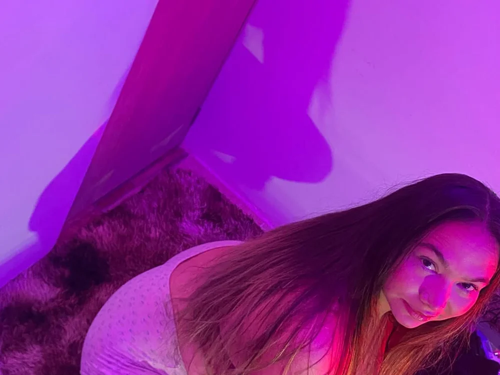 kira_Antonella's Offline XXX Chat