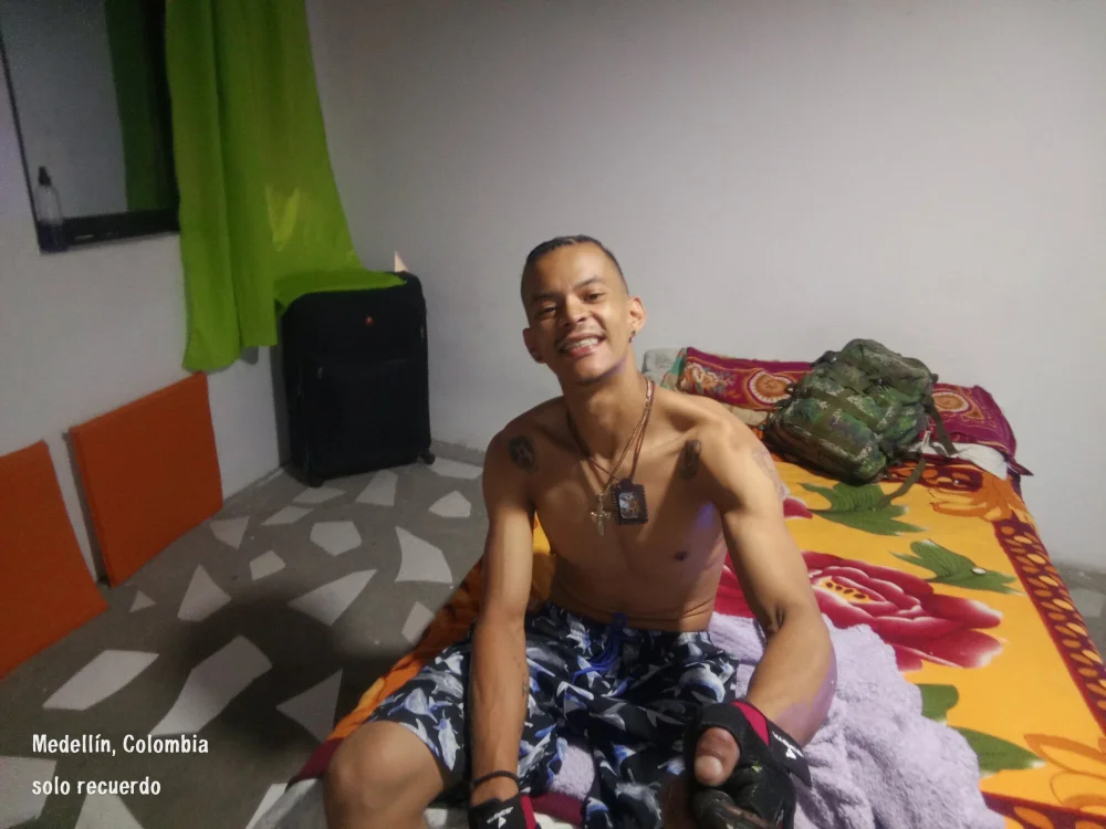 didier08's Offline Chat Room