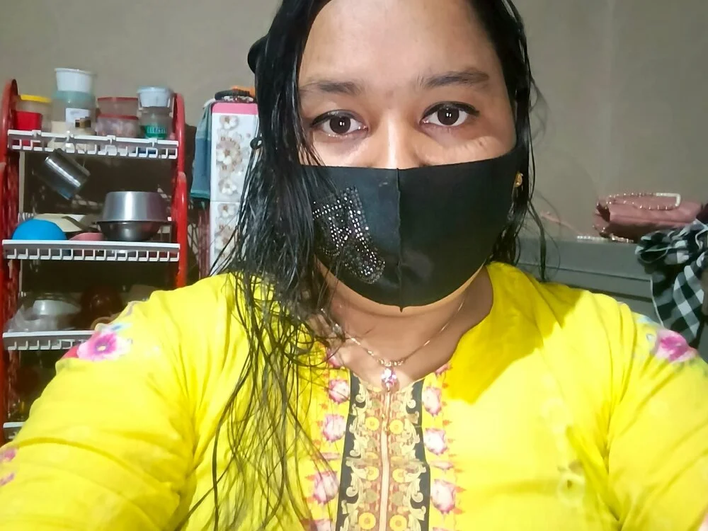 Sinthia_20 Adlı Modelin Çevrimdışı XXX Sohbeti