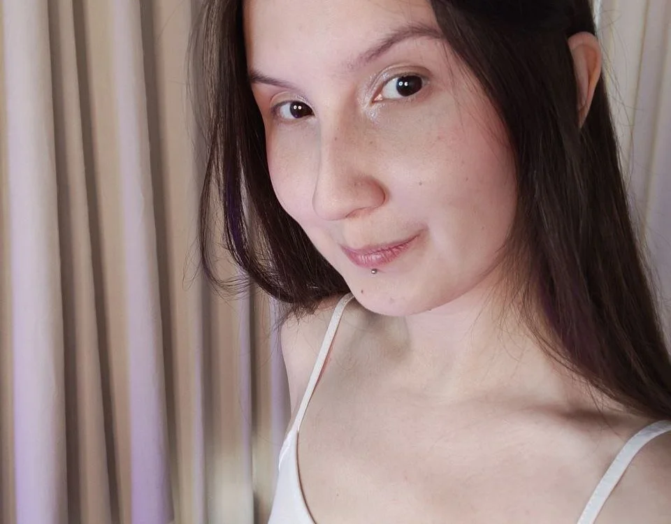 Chat +18 off-line de avrora_shy_