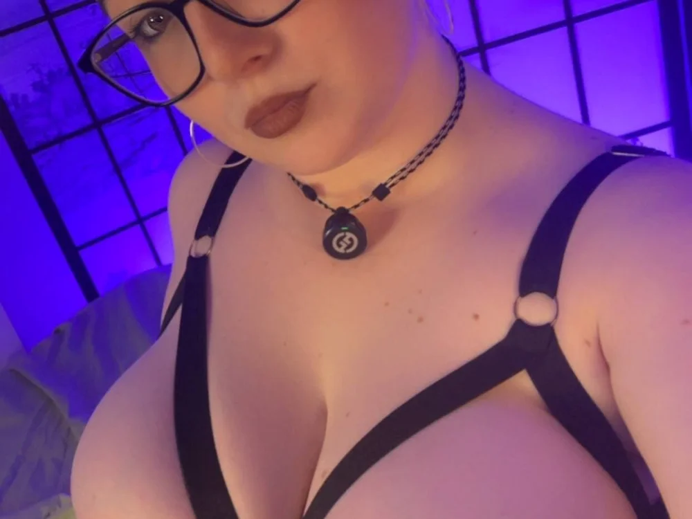 DriveThruAmina_'s Offline XXX Chat