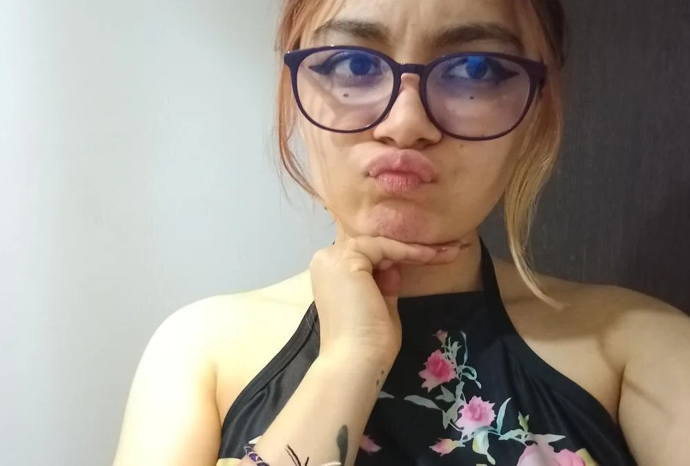EmmaJanne's Offline Chat Room
