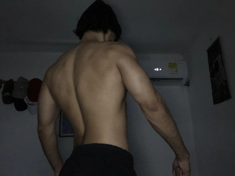 daddy_jhons Adlı Modelin Çevrimdışı XXX Sohbeti