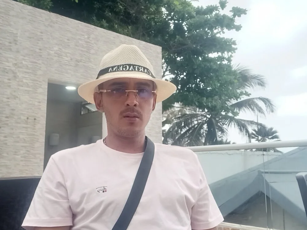 paisa233 離線 XXX 聊天