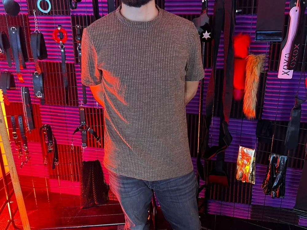 Chat +18 off-line de Mr_Aron_BDSM