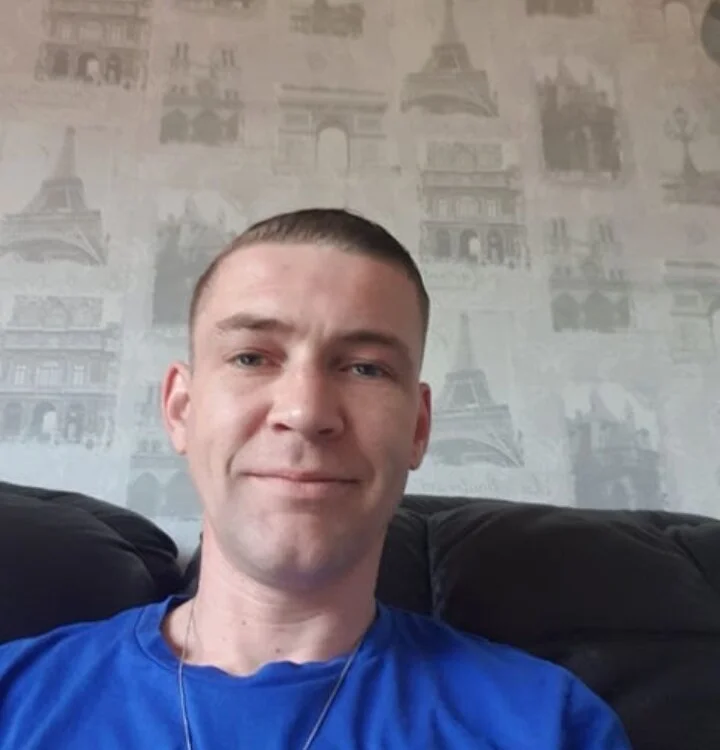 Офлайн-чат XXX GlAsGoW83