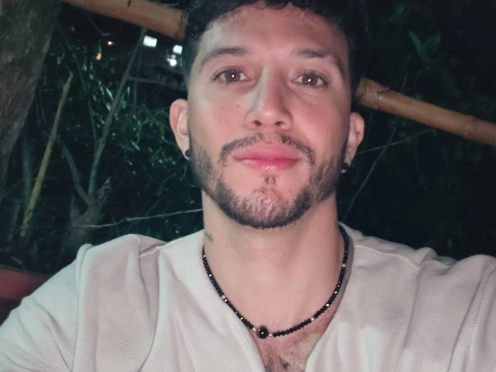 tonny__08's Offline XXX Chat