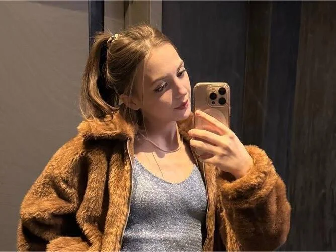 Chatroom XXX en direct de JesssWalker