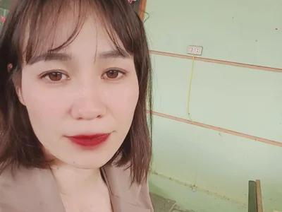 Em_Bong - Girl 