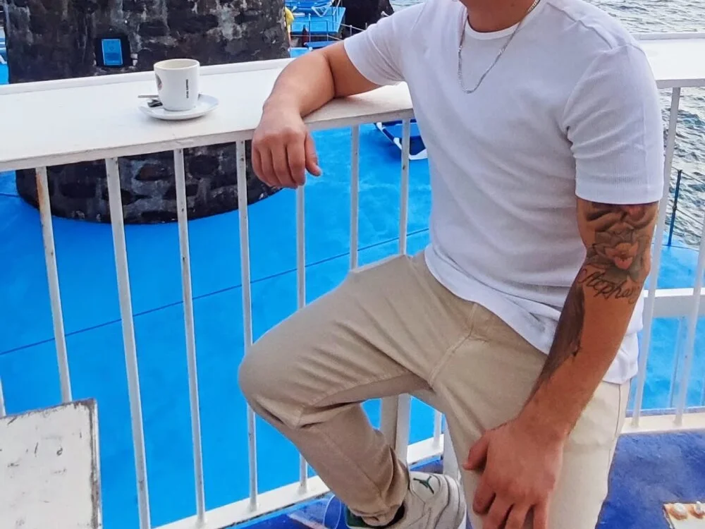 Albertoo2705 離線 XXX 聊天