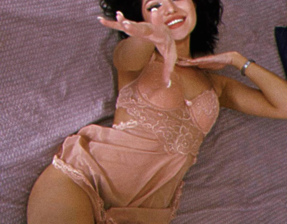 Nessa_Rosse's most recent online preview