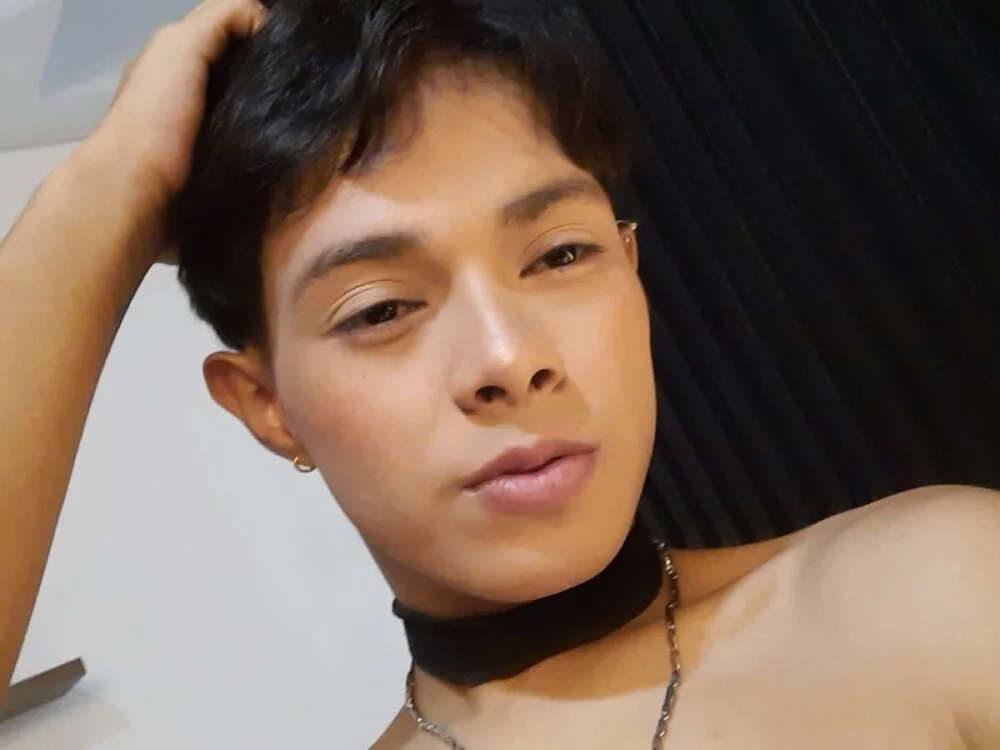 ISACNOIR Offline XXX Chat