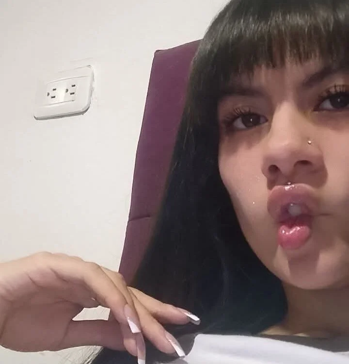 charlotteclover cam model