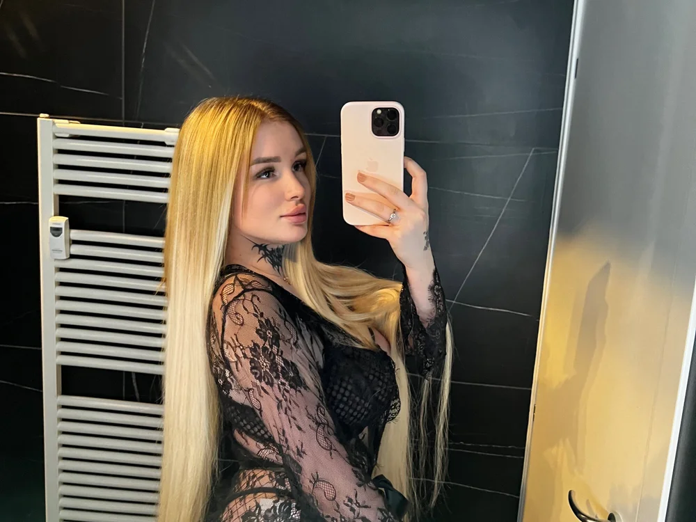 serotoninkasss' Offline Chat Room