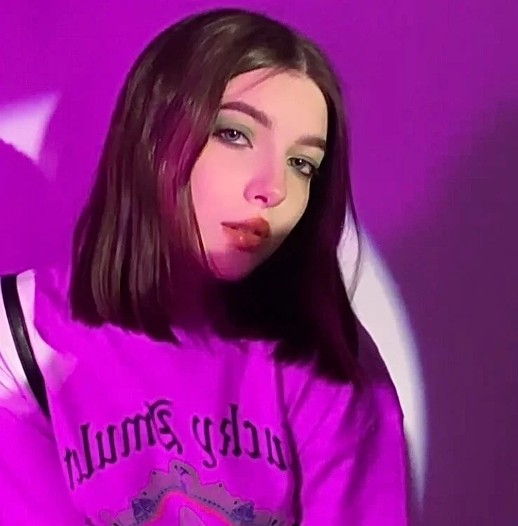 LindseyTate's Offline Chat Room
