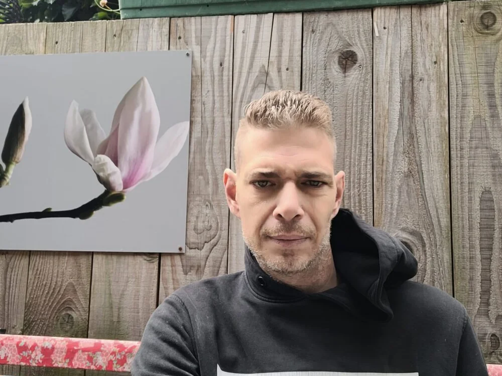 Chat +18 off-line de Sletjeray@xh