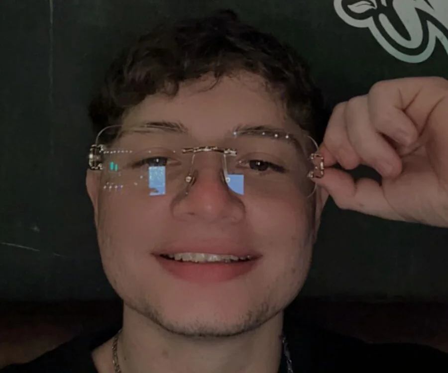 Leoo_Miller: συνομιλία ΧΧΧ εκτός σύνδεσης