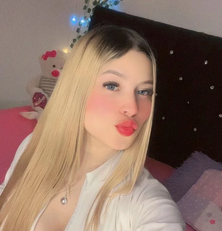 hanna_khaleesii's Offline XXX Chat