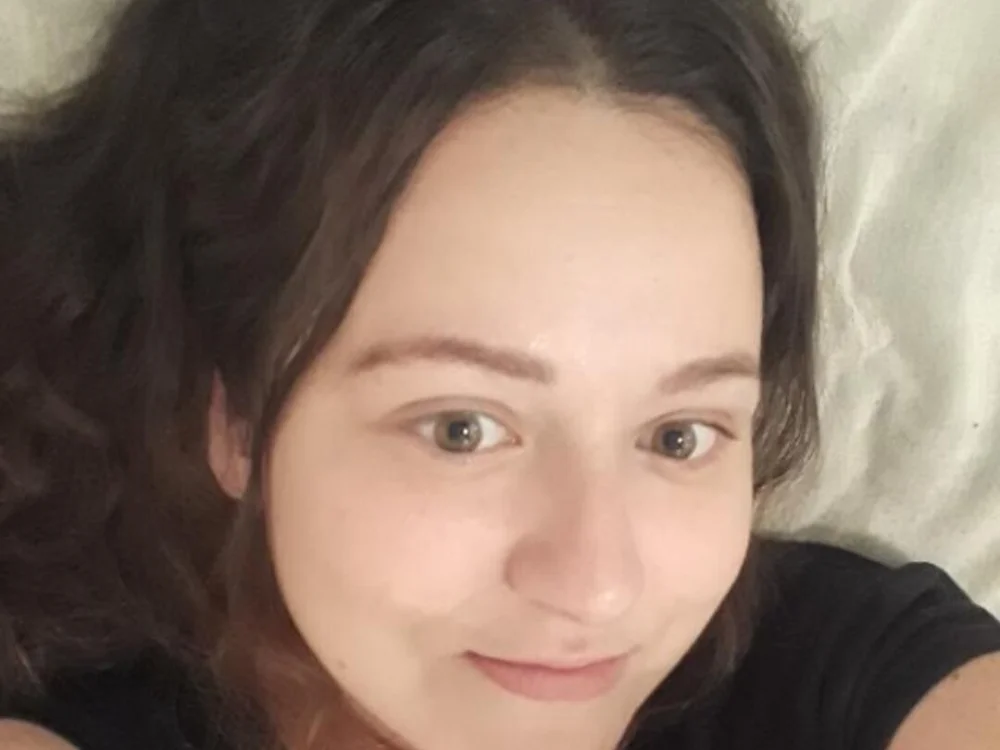 Laura500's Offline Chat Room